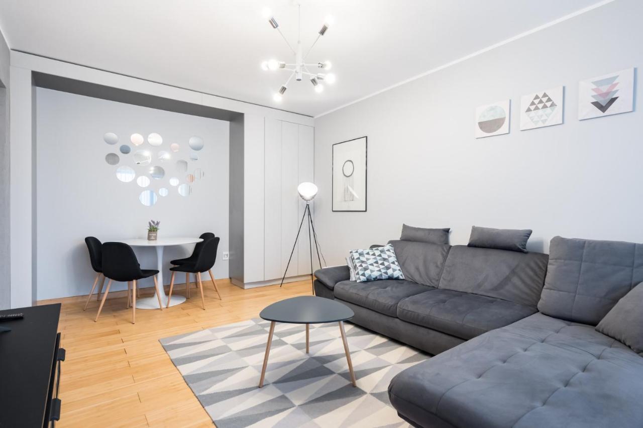 Happy Bubble I Timpuri Noi 1Br Apt 4 Ppl Bucarest Esterno foto