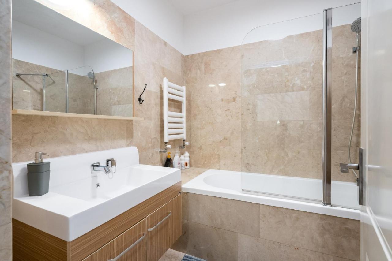 Happy Bubble I Timpuri Noi 1Br Apt 4 Ppl Bucarest Esterno foto